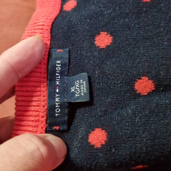 Red v-neck sweater with navy polka dots - Picture 3 of 5